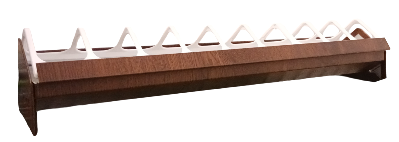 Comedero suelo gallinas madera